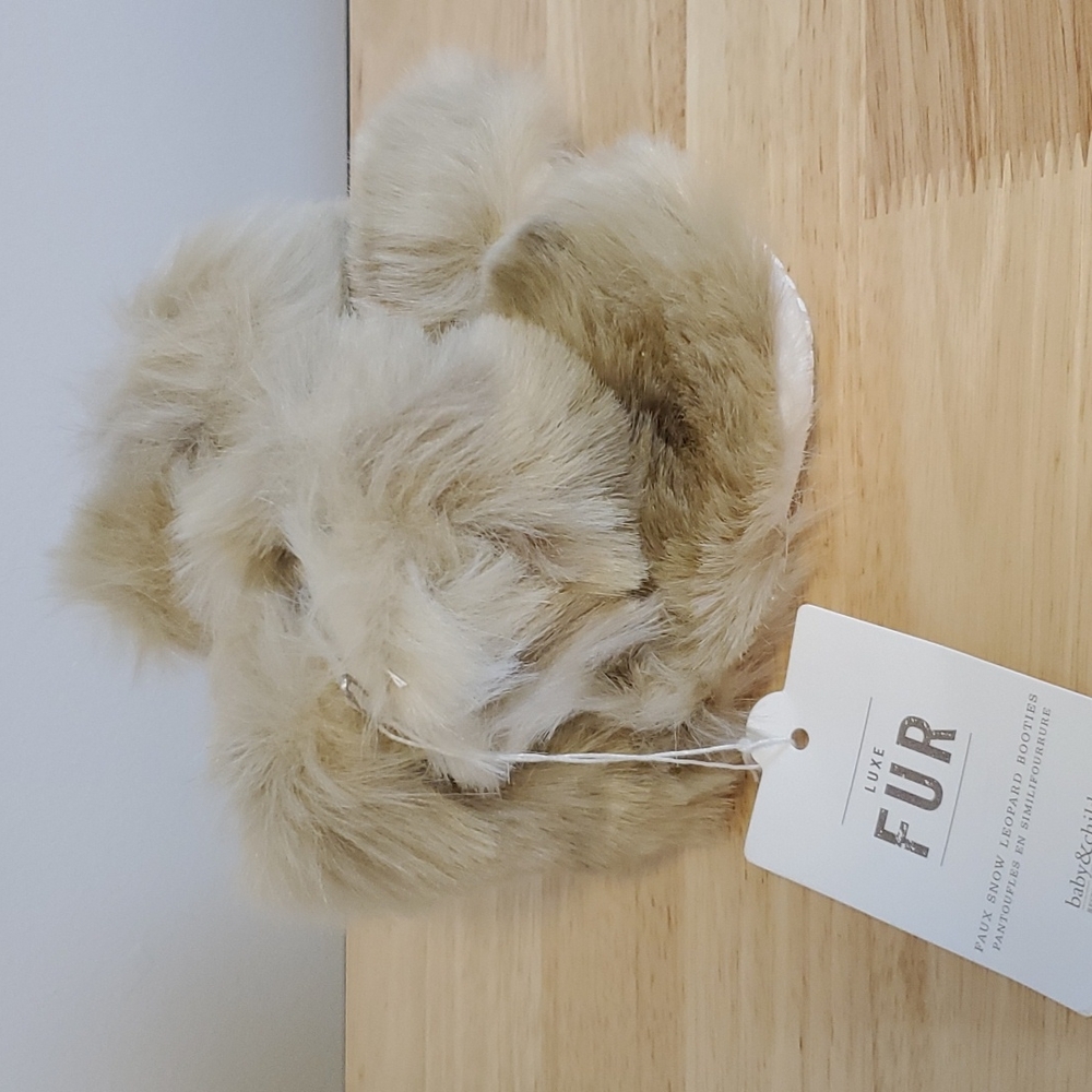 Restoration Hardware Baby & Child Luxe Faux Fur Booties 0-12M Snow Leopard